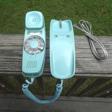 vintage trimline rotary dial telephone turquoise etsy vintage telephone