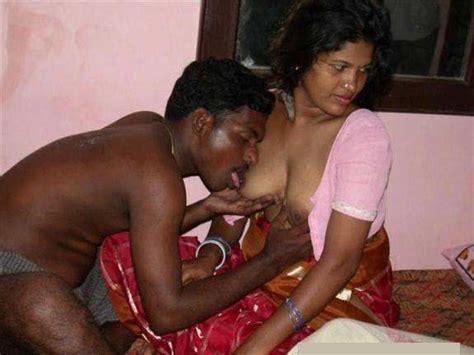 kapde kholte hue hi himahsu desi boobs chusne laga antarvasna indian sex photos