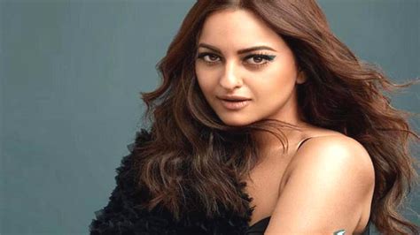khandaani shafakhana sonakshi sinha doesn t want anyone to shy away from talking about sex