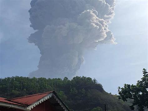 Volcano Erupts On Caribbean S St Vincent As Thousands Flee Danger Zone