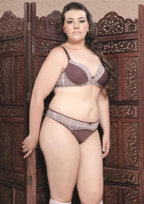 Pin On Sexy Curvy Women And Plus Size Fashion