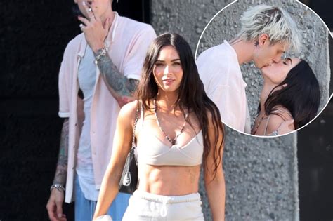 Machine Gun Kelly And Megan Fox Can T Stop The Pda