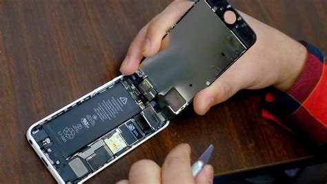 apple door het stof na batterij gate iphonegebruikers kunnen batterij laten vervangen met