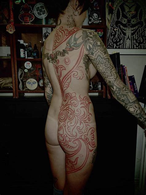 Las Fotos De Candelaria Tinelli Desnuda Con Su Nuevo Tatuaje Infoshow