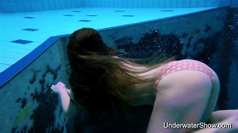 Hot Bubble Butt Teen Simonna Underwater Eporner