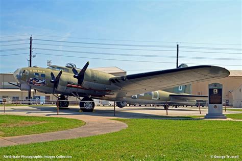 aviation photographs  boeing pb  flying fortress abpic