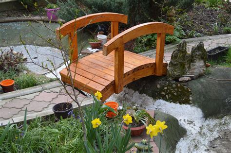 diy   build  small garden bridge gnh lumber