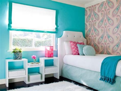 motif wallpaper dinding cantik  kamar tidur remaja