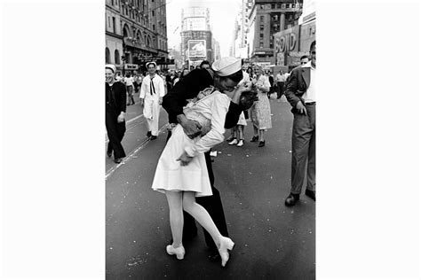 Greta Friedman Captured In A Kiss Maybe In Iconic Wwii Photograph