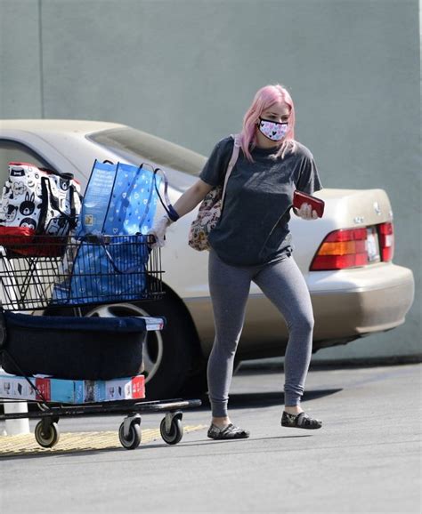 ariel winter went shopping without panties and bra 24
