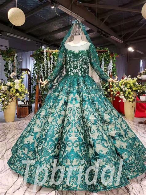 dark green ball gown prom dress long sleeve  veil