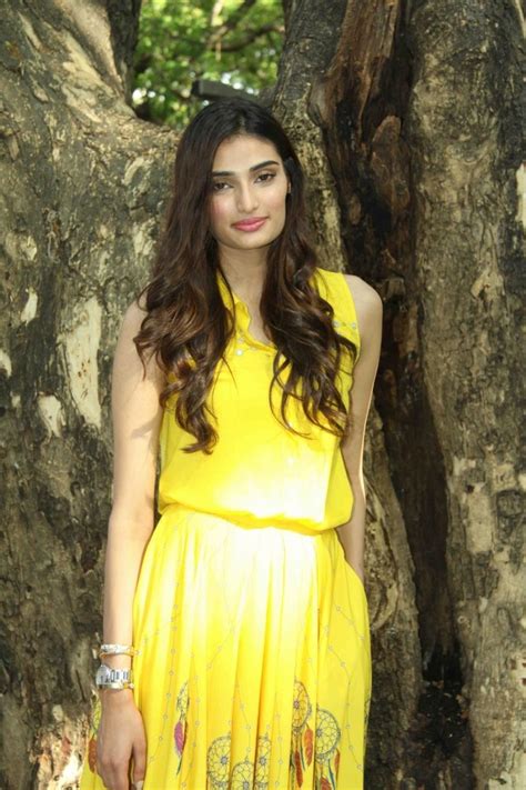 high quality bollywood celebrity pictures athiya shetty