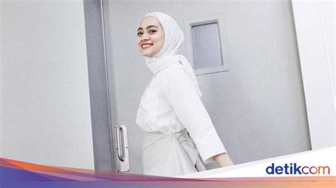 5 Tips Gaya Busana Hijab Ayudia Bing Slamet Yang Bisa Kamu Tiru