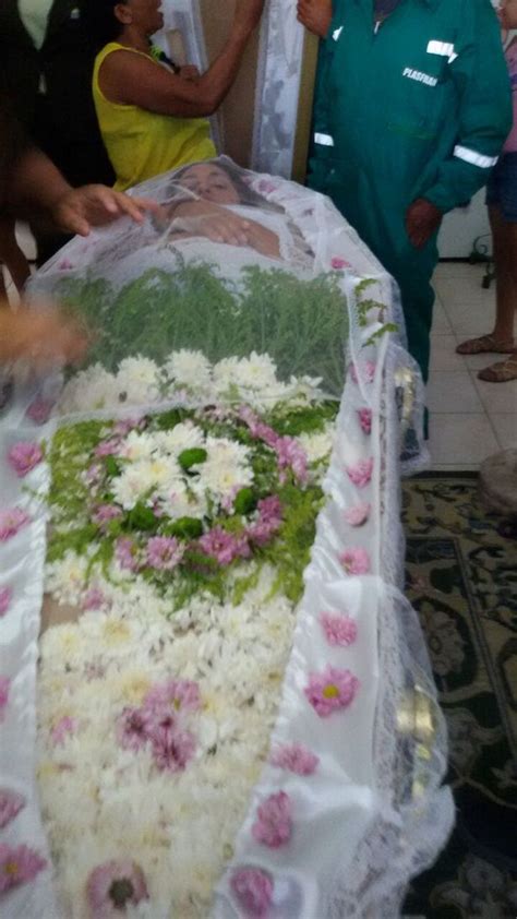 woman who laid in coffin at fake funeral while friends paid respects