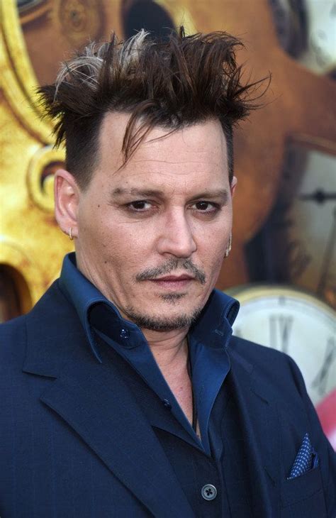 Photos Le Charme De Johnny Depp Est Mis à Rude épreuve Le Huffpost