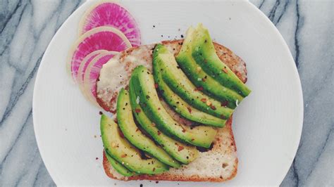 how you glow shares its favorite easy breakfast recipes stylecaster