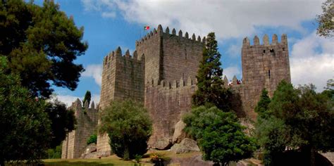 guimaraes castle guimaraes book  tours getyourguide