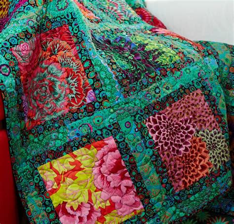 rowan kaffe fassett jewel frames quilt kit quilting kit includes fabric pattern quilt