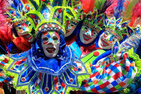 colombias barranquilla carnival begins   year  battle