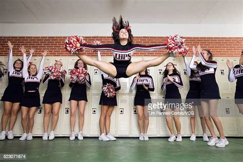 Cheerleader Doing Splits Bildbanksfoton Och Bilder Getty Images