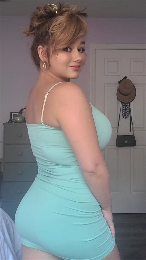 I Love How Tight Dresses Cling To My Curves R Clothedcurves