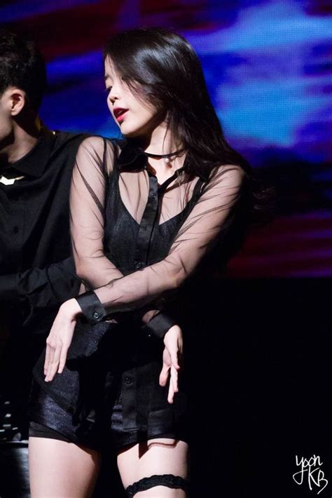 Iu Drops Jaws When She Performs In This Seductive Outfit