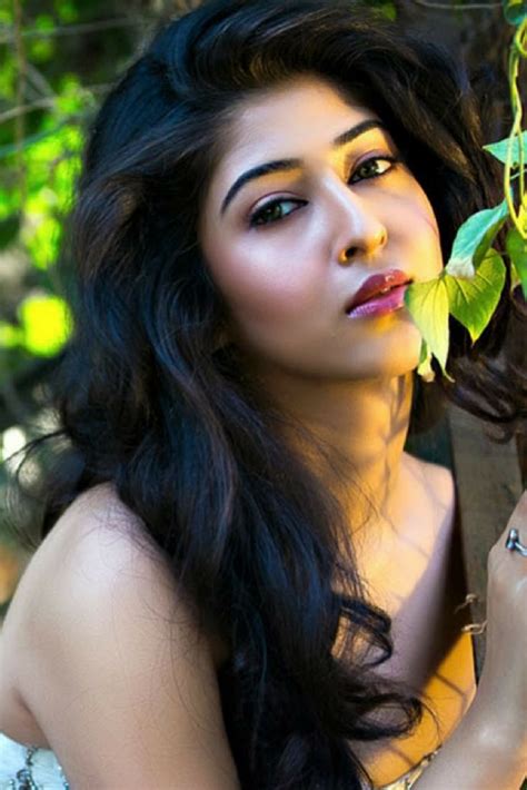 sonarika hot beautiful indian actress sonarika bhadoria india beauty