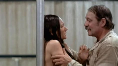 Olivia Hussey Desnuda En Escape 2000