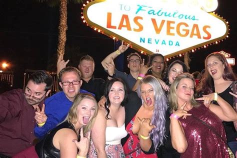las vegas rockstar bar and club crawl with all you can drink on first
