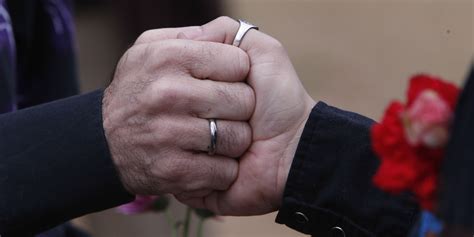 federal judge orders alabama official to stop denying marriage licenses