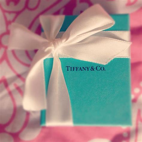 tiffany and co i love seeing that box with images tiffany and co