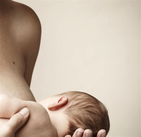 Most Medications Safe For Nursing Mothers Report Huffpost