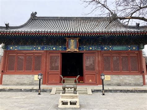 excellent ming era architecture  artifacts  display   opened zhihua temple china expats