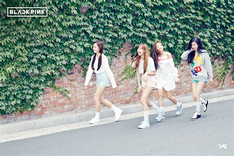 [exclusive] Yg’s New Girl Group Blackpink To Debut At End