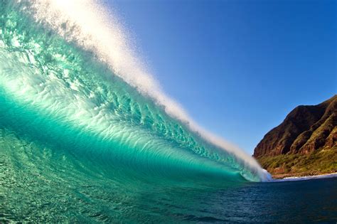 hawaiis spectacular ocean waves  pictures  news  guardian