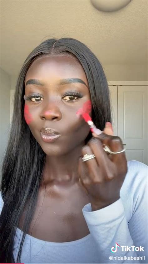 This Viral Tiktok Blush Hack Makes It Look Like Youre Glowing From Within