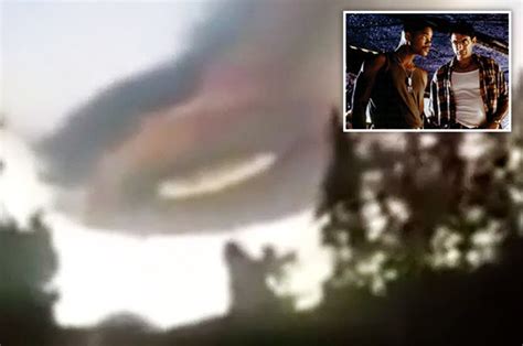 Viewers Fear ‘alien Invasion’ After Bizarre Cloud Caught