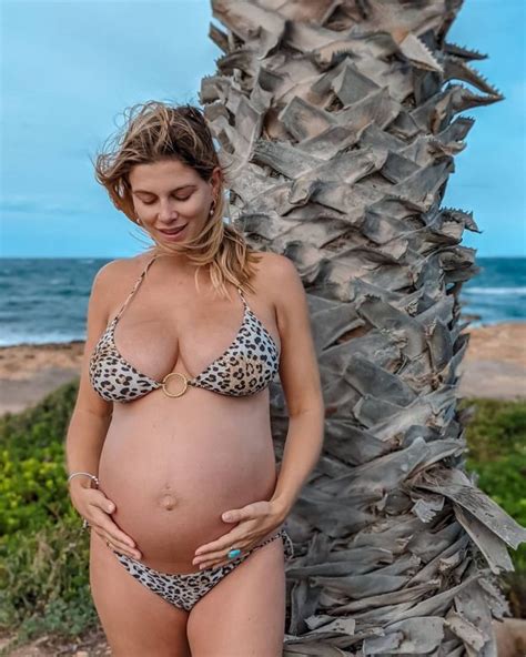 Ashley James Poses In A Sexy Bikini While Pregnant 16 Photos The