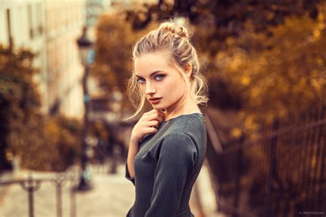 wallpaper blonde portrait depth of field women outdoors lods