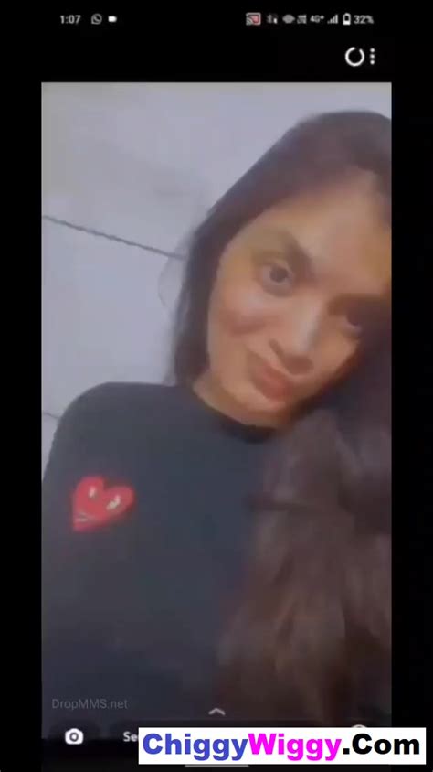 Sexy Indian Girl Showing Her Big Boobs On Snapchat Viral Video Watch