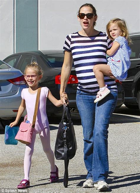 pregnant jennifer garner takes violet and seraphina to the getty centre in los angeles daily