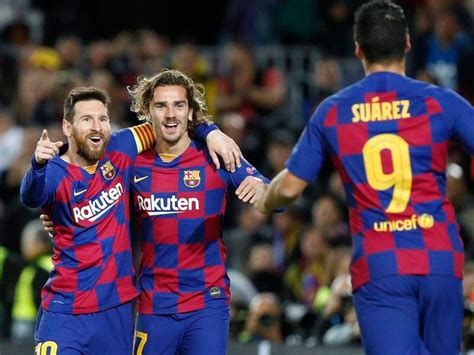 messi marks  barcelona appearance  goal  win  dortmund express star
