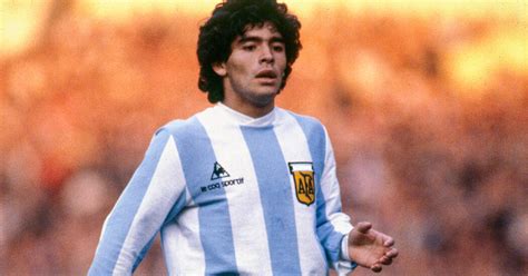 Diego Maradona Sigue Haciendo Su Magia The New York Times