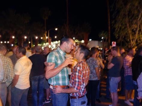 gay palm springs  top gay bars