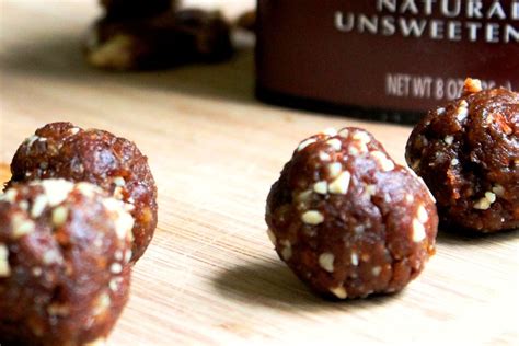 More Raw Fruit And Nut Balls Yummy Eats Healthy Candy