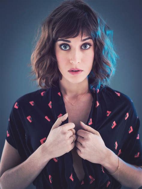 Lizzy Caplan The Independent October 2013 Wavy Bob Hairstyles