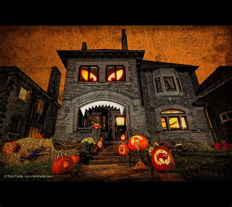 craziest halloween decorated homes