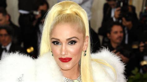 gwen stefani s latest look leaves fans begging her to stop doing this