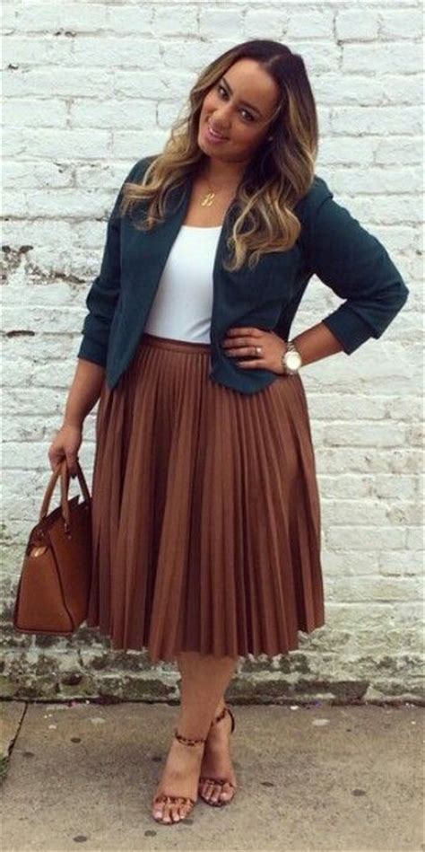 5 stylish ways to wear a plus size pleated skirt as a plus size girl