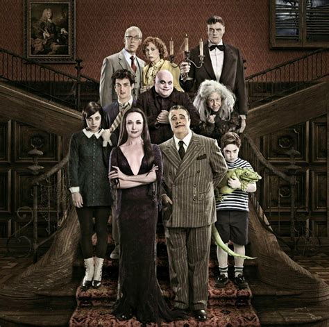 tuneful  deliciously ghoulish broadways addams family musical